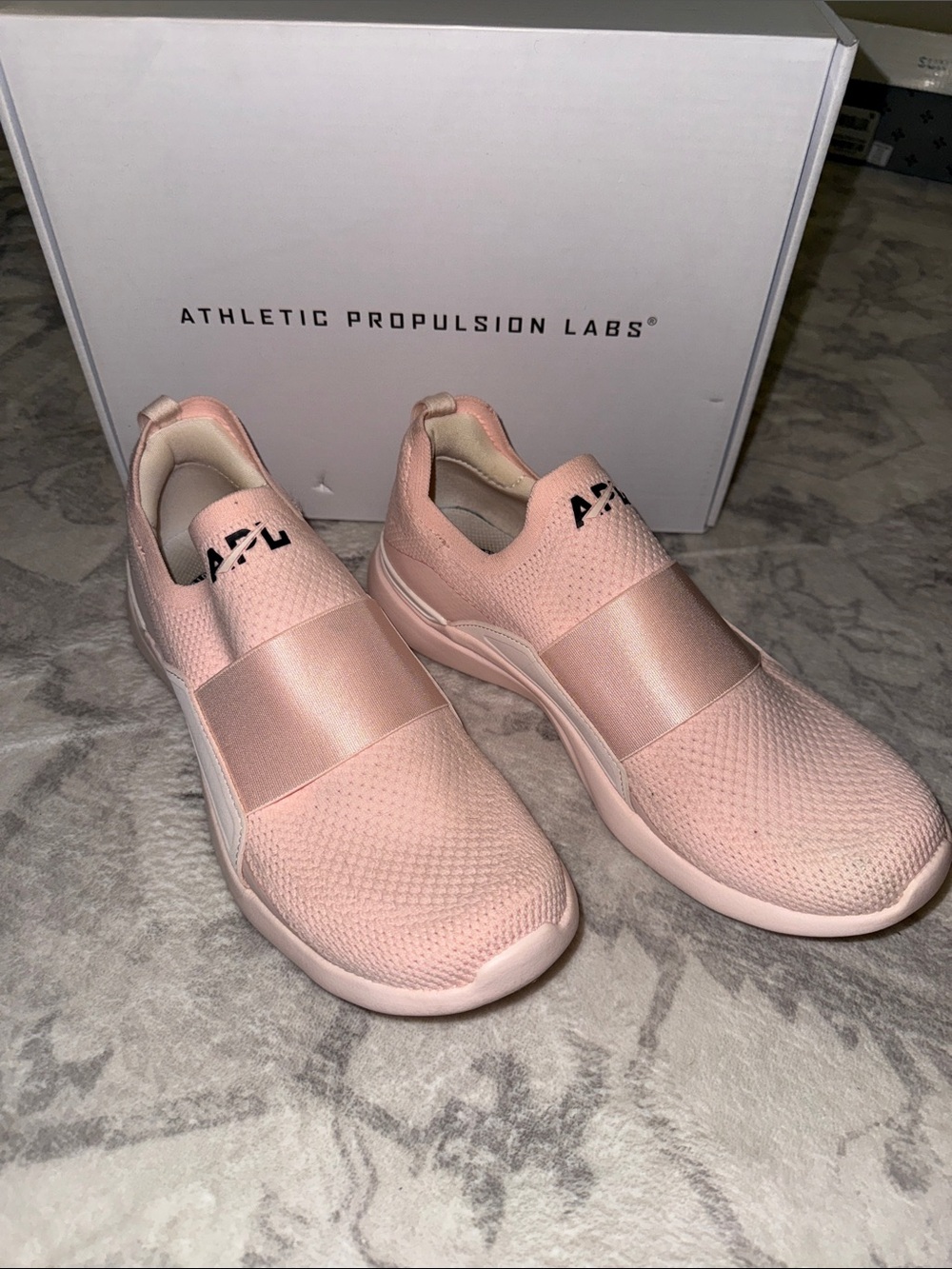 APL- Techloom Bliss Sneakers
